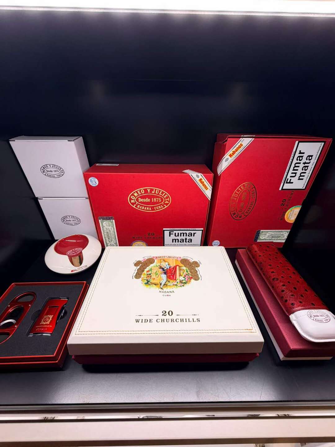 ROMEO Y JULIETA WIDE CHURCHILS TR 20s 罗密欧与朱丽叶 宽丘吉尔旅行保湿盒 20支/盒（西班牙行货）