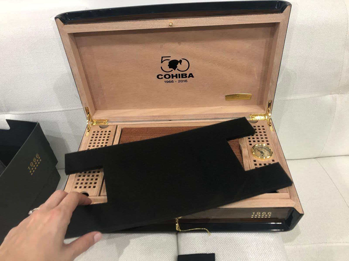 Cohiba Majestuoso 1966 20s 高希霸 雄伟1966保湿箱  50周年纪念20支/盒 （西班牙行货）