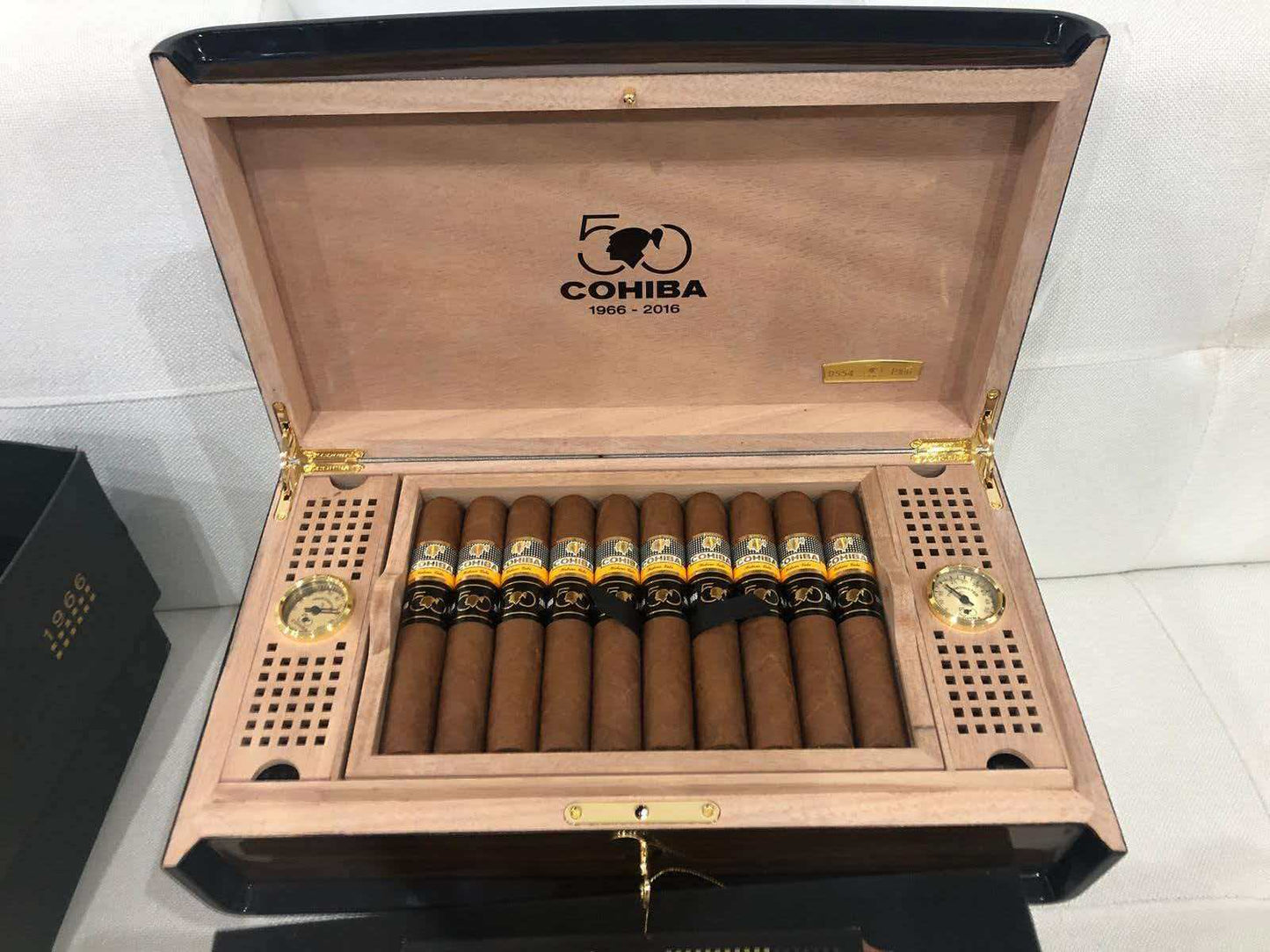 Cohiba Majestuoso 1966 20s 高希霸 雄伟1966保湿箱  50周年纪念20支/盒 （西班牙行货）